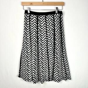Maria Gabrielle B&W Chevron A-Line Skirt PM
